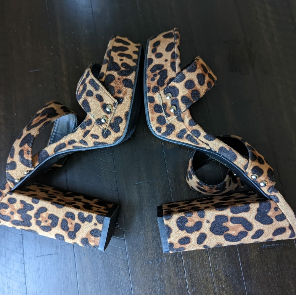 Leopard Pattern Heel - Picture 7 of 10